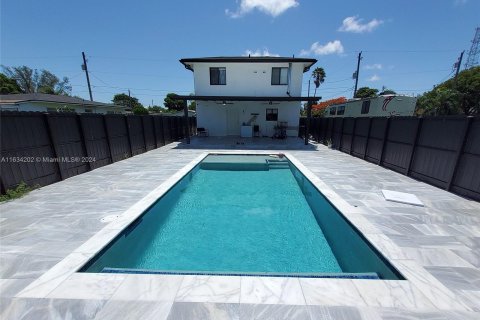 Villa ou maison à vendre à Miami, Floride: 3 chambres, 162.67 m2 № 1304787 - photo 1