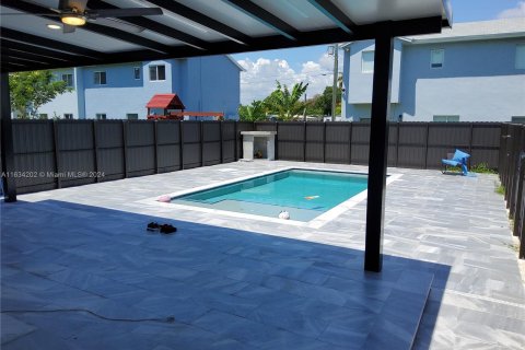 House in Miami, Florida 3 bedrooms, 162.67 sq.m. № 1304787 - photo 29