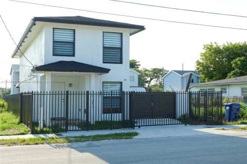 Villa ou maison à vendre à Miami, Floride: 3 chambres, 162.67 m2 № 1304787 - photo 4