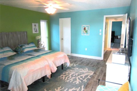 Condo in New Port Richey, Florida, 2 bedrooms  № 1039770 - photo 18
