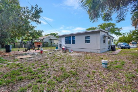 House in West Palm Beach, Florida 3 bedrooms, 100.8 sq.m. № 1159783 - photo 4