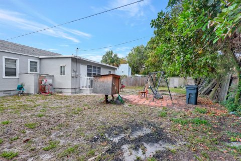 House in West Palm Beach, Florida 3 bedrooms, 100.8 sq.m. № 1159783 - photo 2