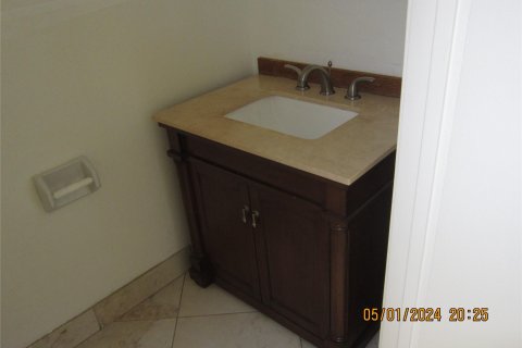 Townhouse in Tamarac, Florida 2 bedrooms, 103.12 sq.m. № 1159820 - photo 16