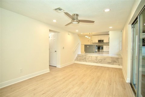 Casa en venta en Lutz, Florida, 5 dormitorios, 209.96 m2 № 1070882 - foto 30