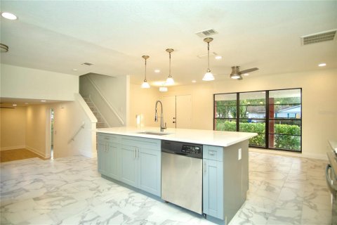 Casa en venta en Lutz, Florida, 5 dormitorios, 209.96 m2 № 1070882 - foto 15
