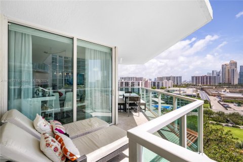 Condo in Sunny Isles Beach, Florida, 3 bedrooms  № 1240597 - photo 21