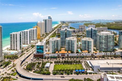 Condominio en venta en Sunny Isles Beach, Florida, 3 dormitorios, 135.73 m2 № 1240597 - foto 22