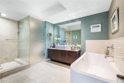 Condo in Sunny Isles Beach, Florida, 3 bedrooms  № 1240597 - photo 9