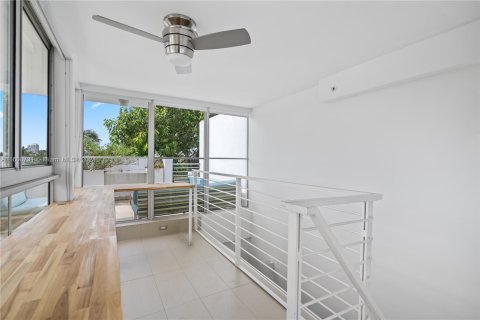 Townhouse in Miami Beach, Florida 2 bedrooms, 104.79 sq.m. № 1240633 - photo 22