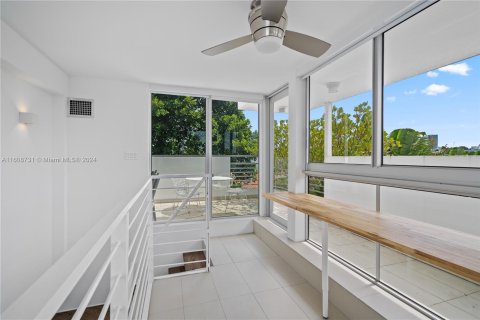 Townhouse in Miami Beach, Florida 2 bedrooms, 104.79 sq.m. № 1240633 - photo 20