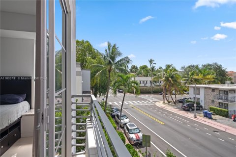 Townhouse in Miami Beach, Florida 2 bedrooms, 104.79 sq.m. № 1240633 - photo 26