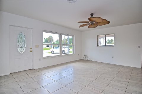 Immobilier commercial à vendre à Venice, Floride: 158.49 m2 № 1392487 - photo 2