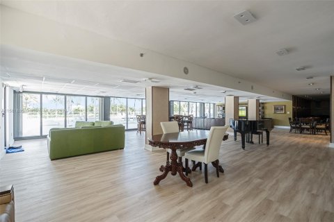 Condominio en venta en Bal Harbour, Florida, 1 dormitorio, 94.67 m2 № 1160682 - foto 21