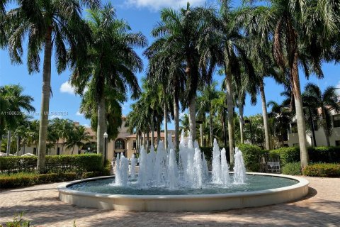 Condo in Sunrise, Florida, 2 bedrooms  № 1381613 - photo 27