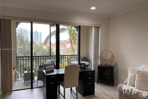 Condo in Sunrise, Florida, 2 bedrooms  № 1381613 - photo 10