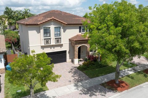 Villa ou maison à vendre à Cutler Bay, Floride: 4 chambres, 237.55 m2 № 1381614 - photo 2