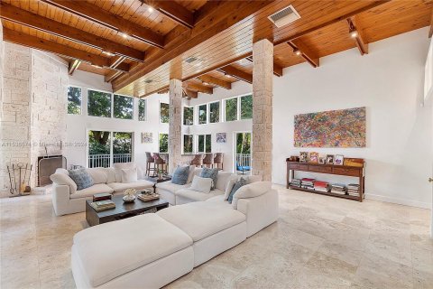 Casa en venta en Coral Gables, Florida, 5 dormitorios, 693.7 m2 № 1019763 - foto 9