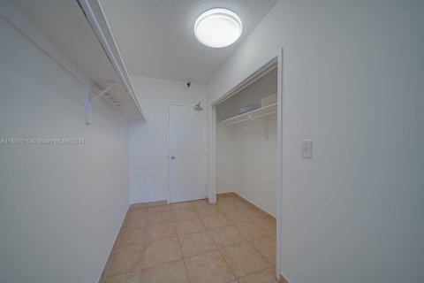 Copropriété à vendre à Miami Beach, Floride: 2 chambres, 144 m2 № 1241316 - photo 24