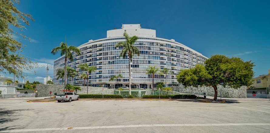 Condo à Miami Beach, Floride, 2 chambres  № 1241316