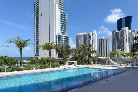 Condo in Sunny Isles Beach, Florida, 2 bedrooms  № 1233031 - photo 21