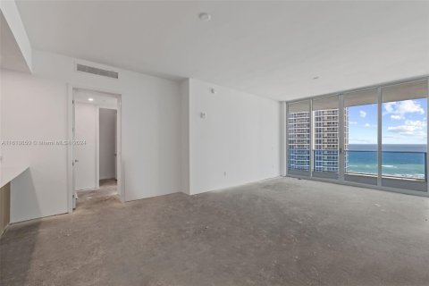 Condo in Sunny Isles Beach, Florida, 2 bedrooms  № 1233031 - photo 13