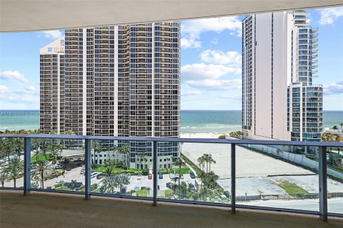 Condo in Sunny Isles Beach, Florida, 2 bedrooms  № 1233031 - photo 15