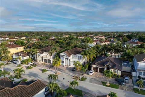 Villa ou maison à vendre à Miami, Floride: 5 chambres, 266.44 m2 № 1401545 - photo 30