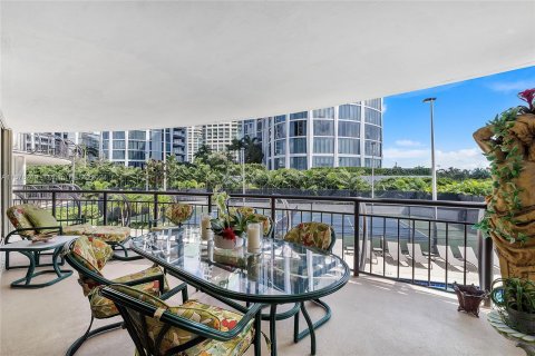 Condo in Miami, Florida, 2 bedrooms  № 1401435 - photo 12