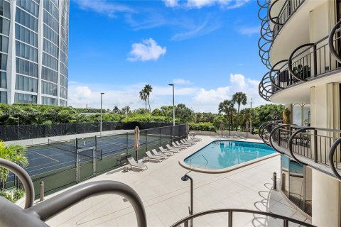 Condo in Miami, Florida, 2 bedrooms  № 1401435 - photo 27