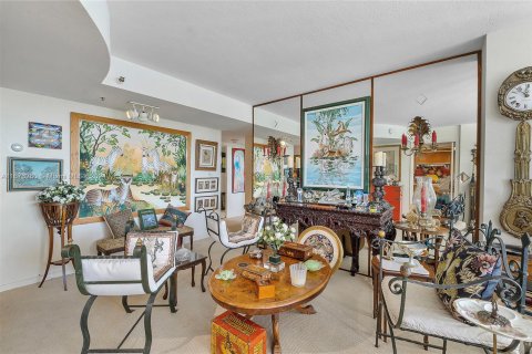 Condo in Miami, Florida, 2 bedrooms  № 1401435 - photo 6