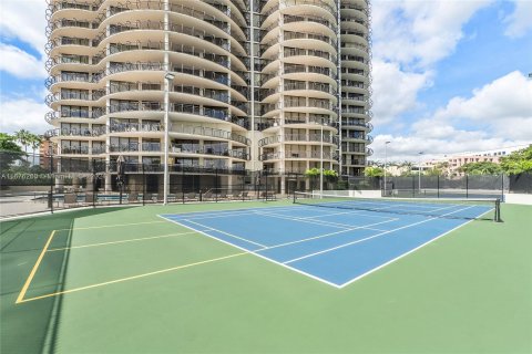 Condo in Miami, Florida, 2 bedrooms  № 1401435 - photo 29