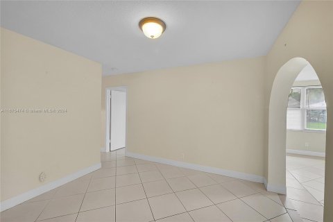 Casa en venta en Tamarac, Florida, 2 dormitorios, 156.26 m2 № 1399462 - foto 19