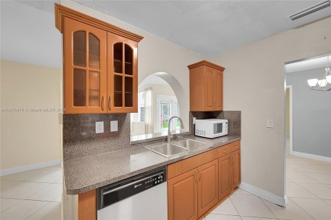 Casa en venta en Tamarac, Florida, 2 dormitorios, 156.26 m2 № 1399462 - foto 15