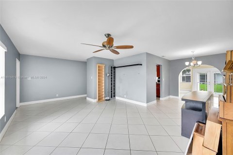 Casa en venta en Tamarac, Florida, 2 dormitorios, 156.26 m2 № 1399462 - foto 8