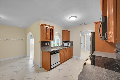 Casa en venta en Tamarac, Florida, 2 dormitorios, 156.26 m2 № 1399462 - foto 13