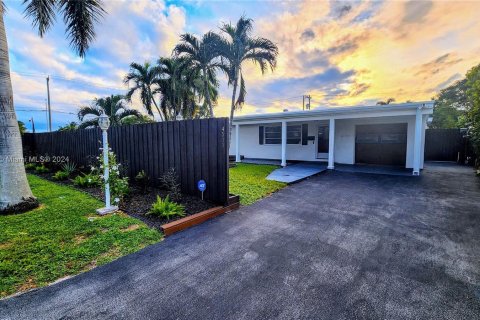 House in Fort Lauderdale, Florida 3 bedrooms № 1399500 - photo 2