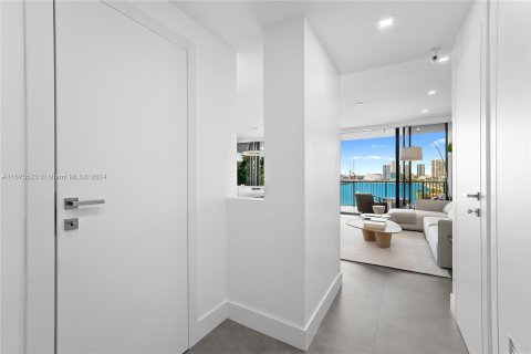 Condominio en venta en Miami, Florida, 1 dormitorio, 95.69 m2 № 1399499 - foto 14