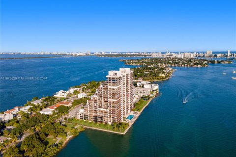 Condo in Miami, Florida, 1 bedroom  № 1399499 - photo 25