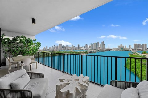 Condominio en venta en Miami, Florida, 1 dormitorio, 95.69 m2 № 1399499 - foto 10