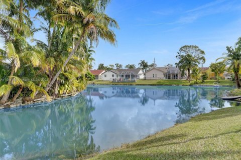 Casa en venta en Margate, Florida, 3 dormitorios, 211.45 m2 № 1040458 - foto 9
