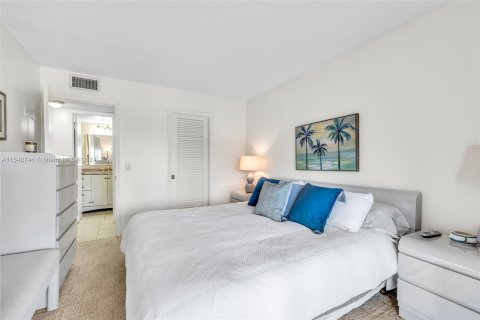 Condo in Deerfield Beach, Florida, 2 bedrooms  № 1040312 - photo 22