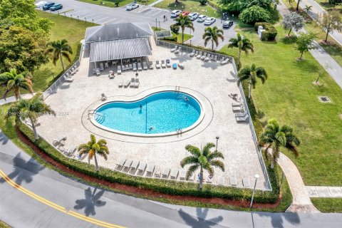 Copropriété à vendre à Deerfield Beach, Floride: 2 chambres, 92.9 m2 № 1040312 - photo 28