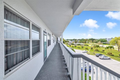 Condo in Deerfield Beach, Florida, 2 bedrooms  № 1040312 - photo 4