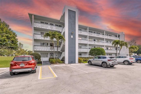 Condo in Deerfield Beach, Florida, 2 bedrooms  № 1040312 - photo 2