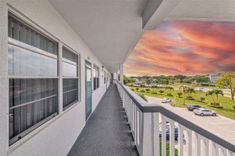 Condo in Deerfield Beach, Florida, 2 bedrooms  № 1040312 - photo 5