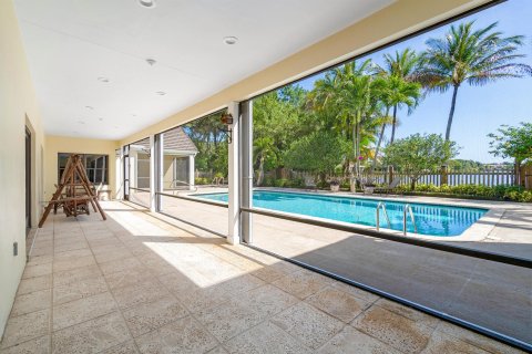 House in West Palm Beach, Florida 7 bedrooms, 615.57 sq.m. № 1072450 - photo 8