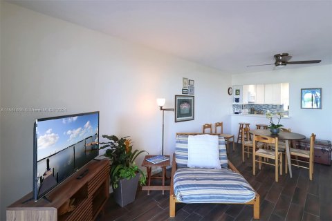 Condominio en venta en Tavernier, Florida, 2 dormitorios, 98.76 m2 № 1072339 - foto 11