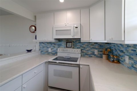 Condominio en venta en Tavernier, Florida, 2 dormitorios, 98.76 m2 № 1072339 - foto 3