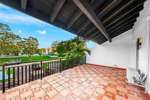 Villa ou maison à vendre à South Miami, Floride: 4 chambres, 360.74 m2 № 1050631 - photo 21