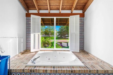 Villa ou maison à vendre à South Miami, Floride: 4 chambres, 360.74 m2 № 1050631 - photo 19